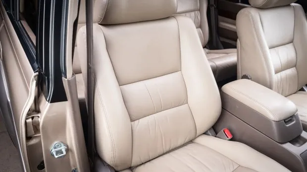 Ivory leather seats in Lexus LX450