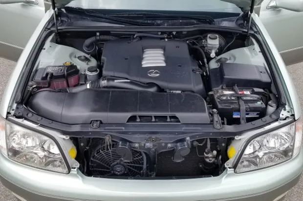1998 Lexus LS400 engine bay view