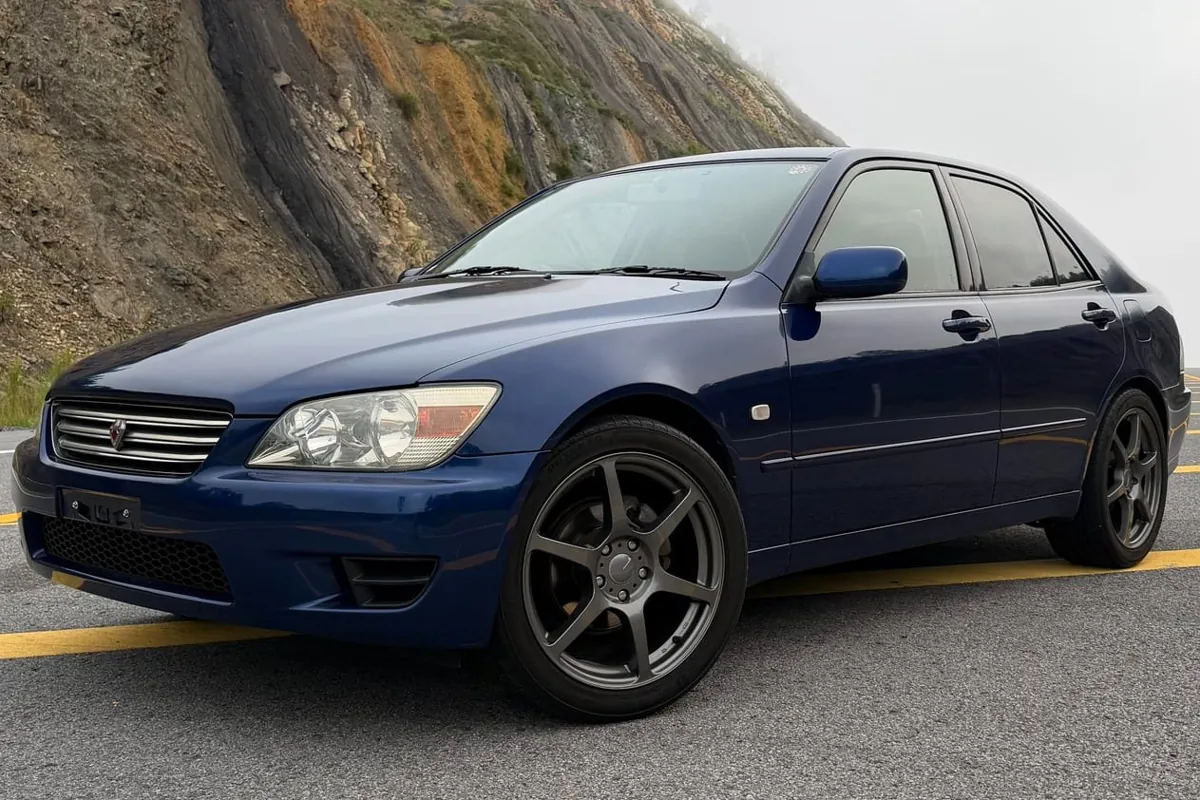2000 Toyota Altezza AS200: A Right-Hand Drive Gem with a Manual Heart
