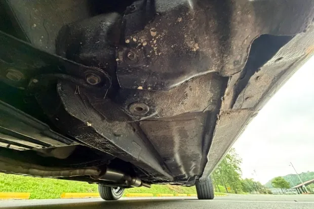 Undercarriage of 2000 Toyota Altezza AS200