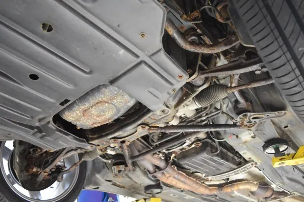 Underside of 2001 Lexus GS300 showing corrosion.
