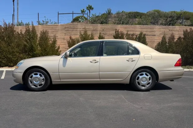 Side view of 2002 Lexus LS430 in gold.