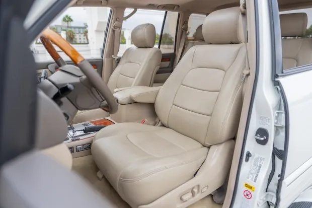 Ivory leather seats in 2003 Lexus LX470