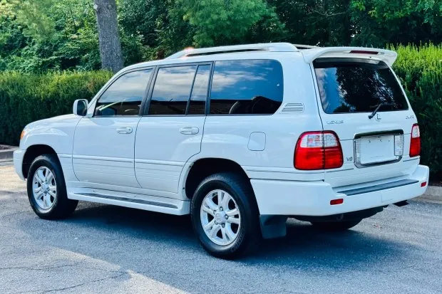 2004 Lexus LX470 in Blizzard Pearl