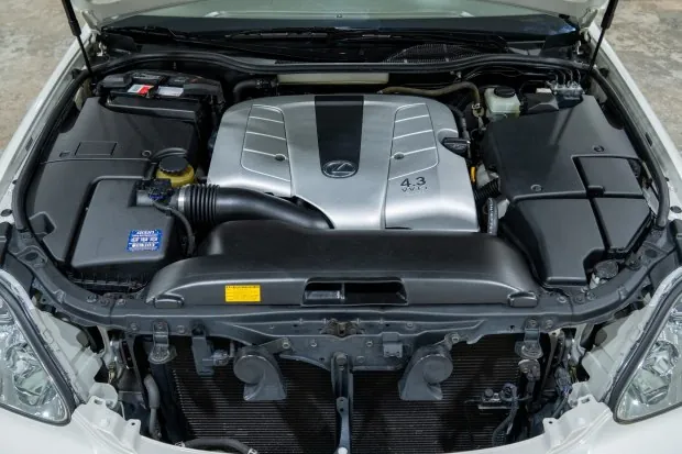 2006 Lexus LS430 engine bay view
