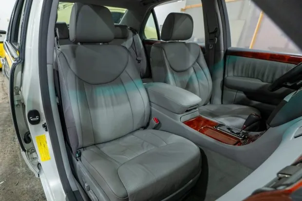 2006 Lexus LS430 front seats in Ash leather.