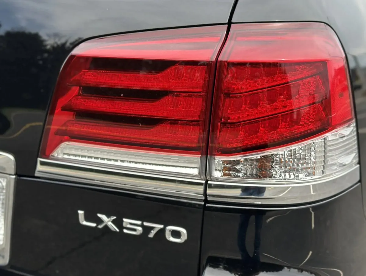 Close-up of 2013 Lexus LX 570 taillight.