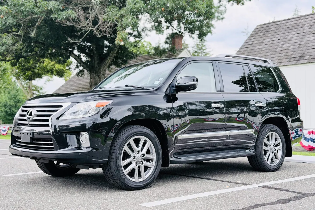 2013 Lexus LX570: A Rugged Luxury SUV with a Distinctive History