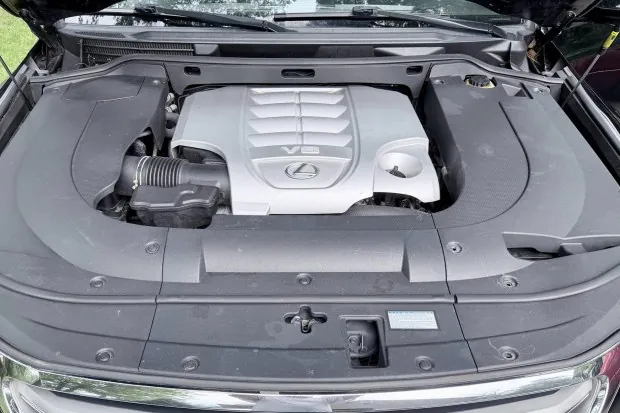 2013 Lexus LX570 engine bay