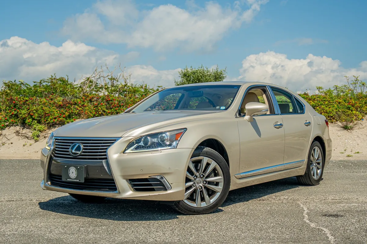 Why the 2015 Lexus LS460 Ultra Luxury AWD Stands Out
