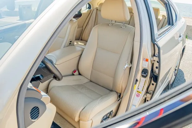 Front seat of a 2015 Lexus LS460