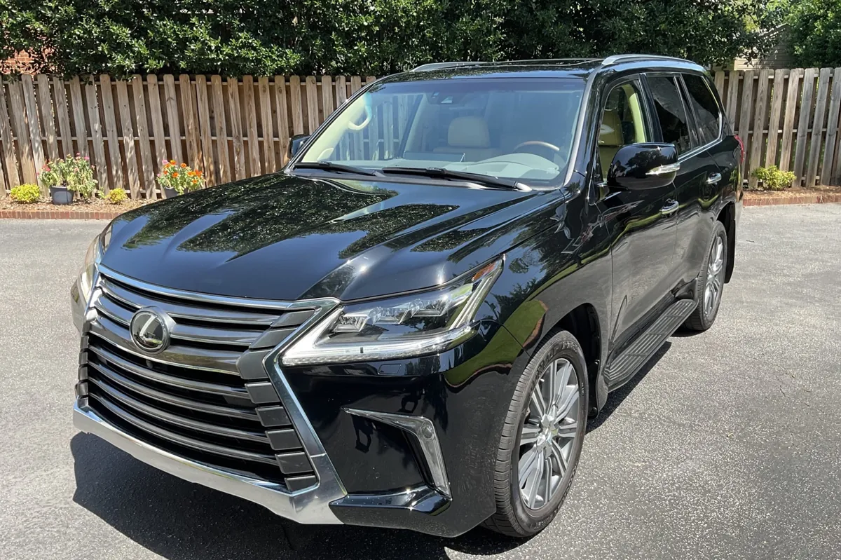 Discover the Luxurious Features of the 2017 Lexus LX570