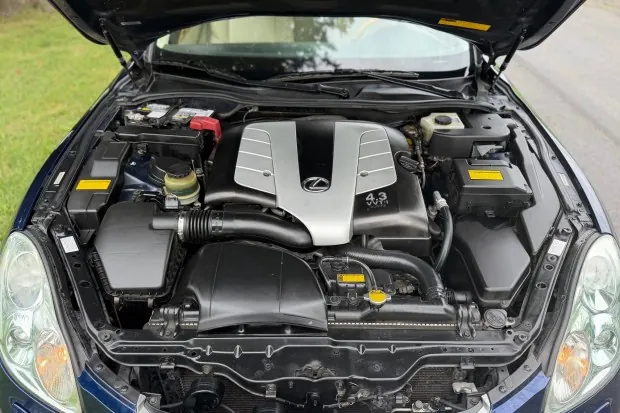 2004 Lexus SC430 engine bay
