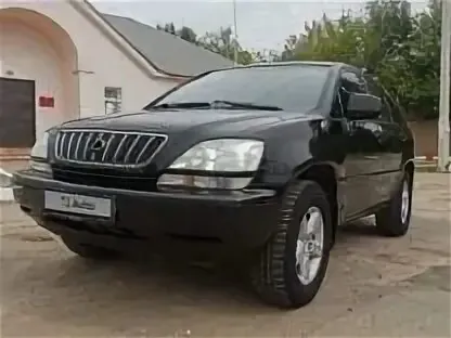 Black Lexus RX parked outdoors