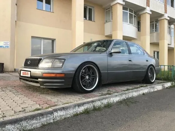 Gray Lexus LS400 parked on pavement