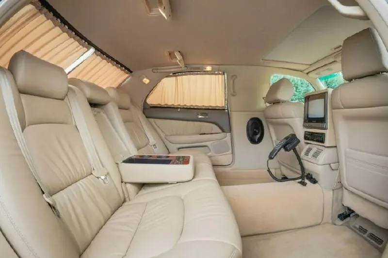 Lexus LS400 luxurious beige leather interior
