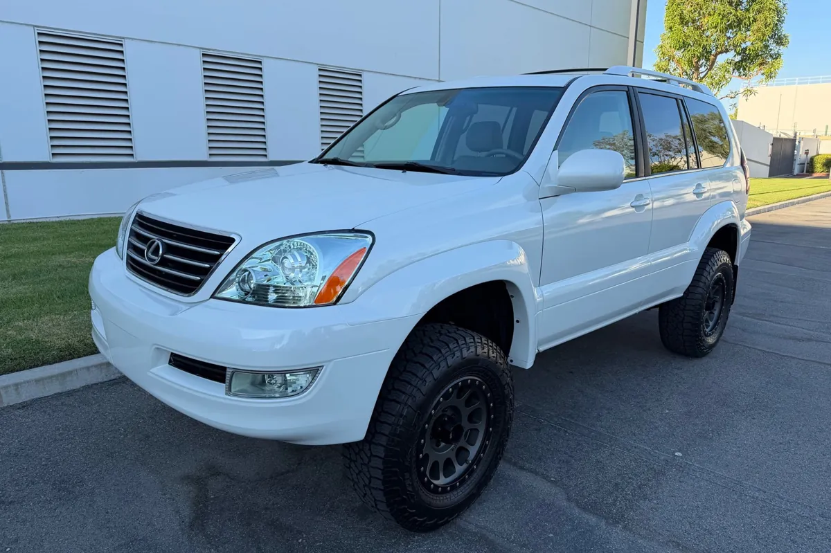 The 2005 Lexus GX470: Balancing Power and Comfort