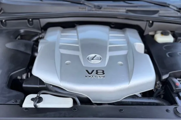 Close-up of Lexus GX470 V8 engine
