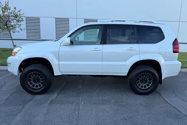 Side view of white 2005 Lexus GX470
