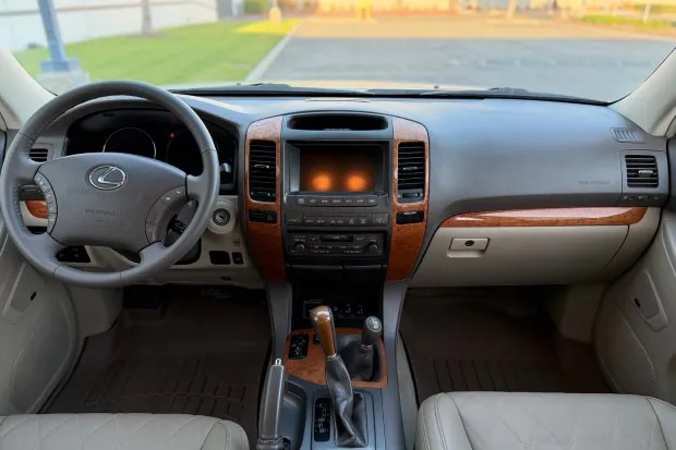 Interior of 2005 Lexus GX470 with woodgrain trim